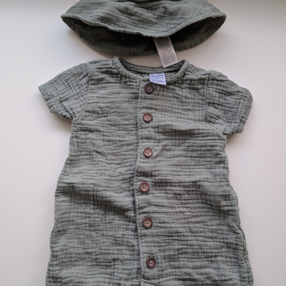 Gender Neutral 4 Piece Baby Bundle - Picture 3 of 9